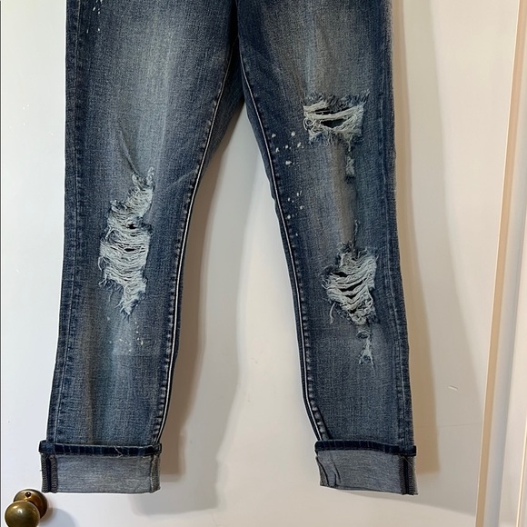 Judy Blue Ripped Cropped Jeans in Dark Wash - Picture 4 of 11